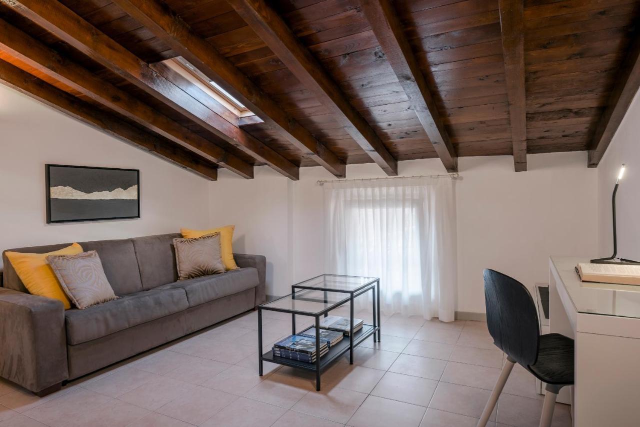 Lovely Mansard Iseo Portelle Holiday With Private Parking And Bike Storage Dış mekan fotoğraf