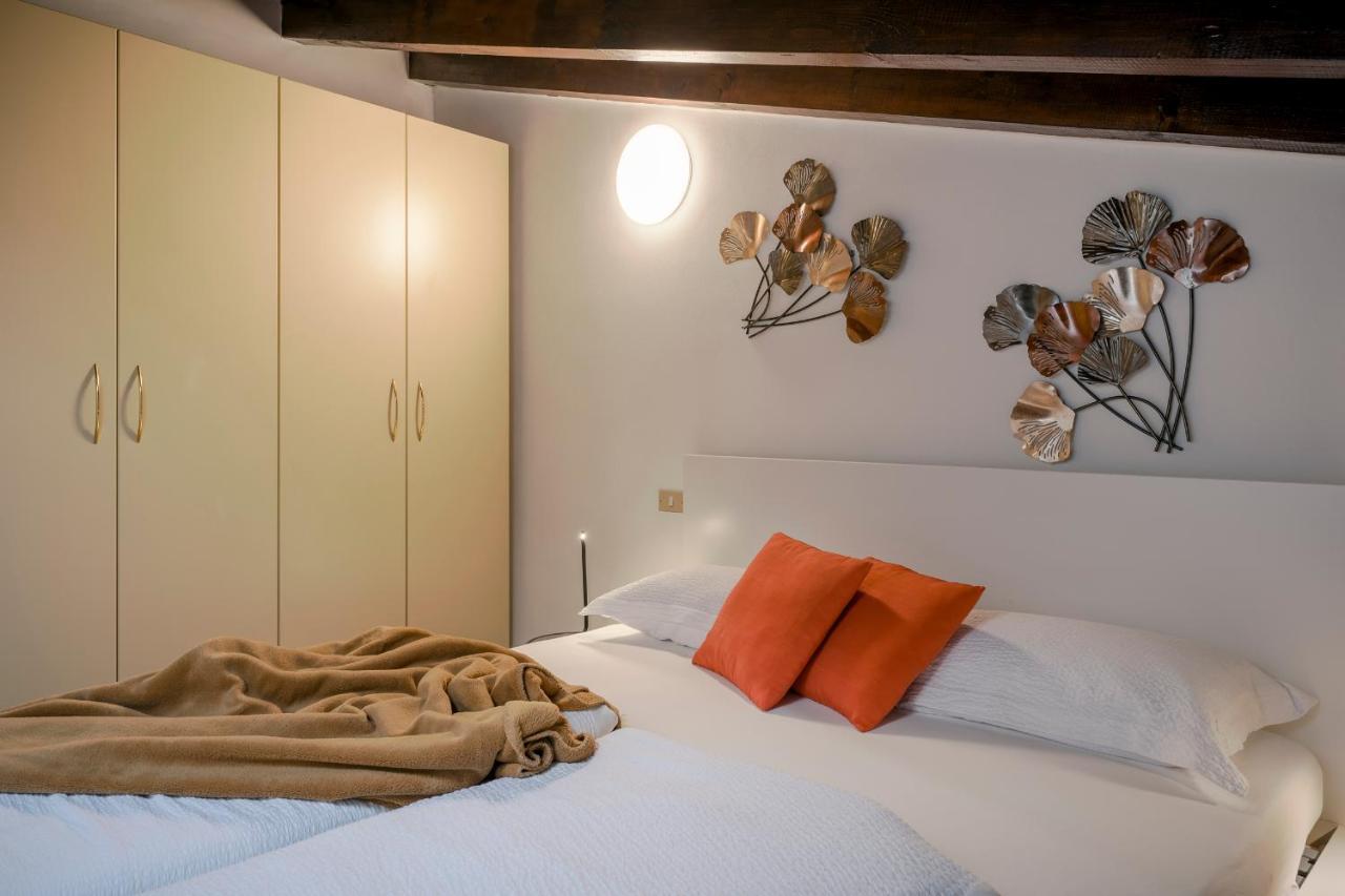 Lovely Mansard Iseo Portelle Holiday With Private Parking And Bike Storage Dış mekan fotoğraf
