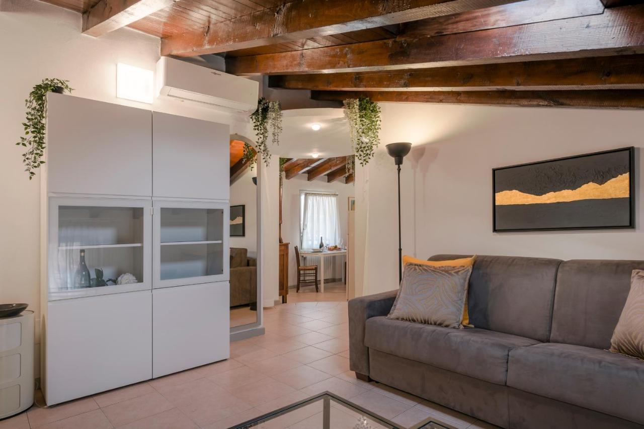 Lovely Mansard Iseo Portelle Holiday With Private Parking And Bike Storage Dış mekan fotoğraf