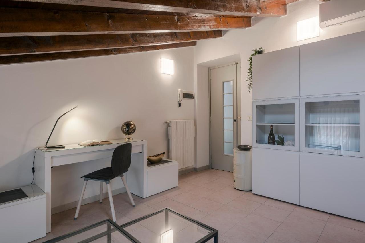 Lovely Mansard Iseo Portelle Holiday With Private Parking And Bike Storage Dış mekan fotoğraf